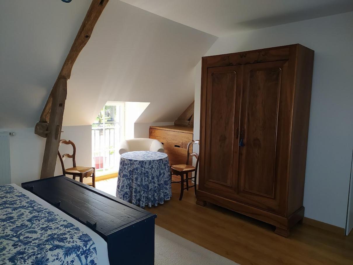 Les Ormeaux Hotel Oisly Bagian luar foto